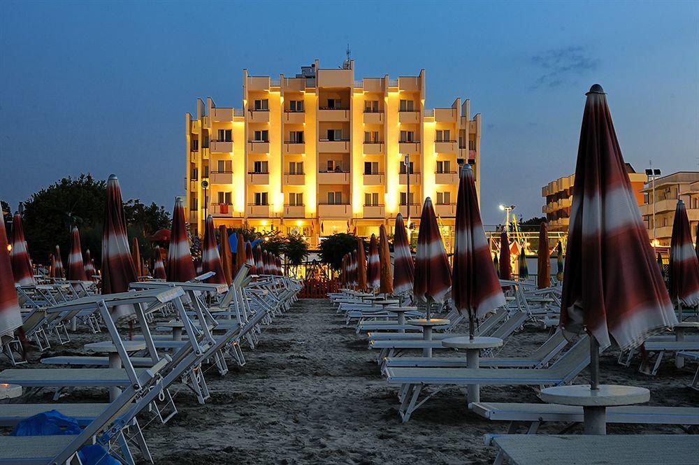 Hotel Life Ρίμινι Εξωτερικό φωτογραφία